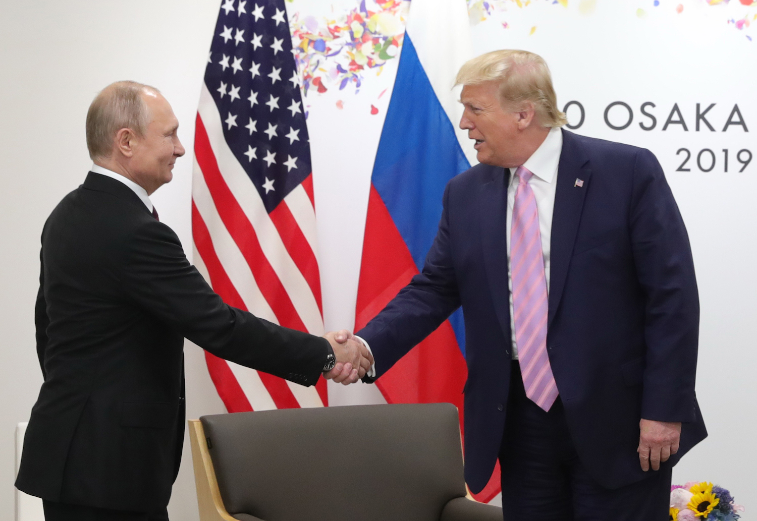 trump-putin-shake-hands-1.jpg