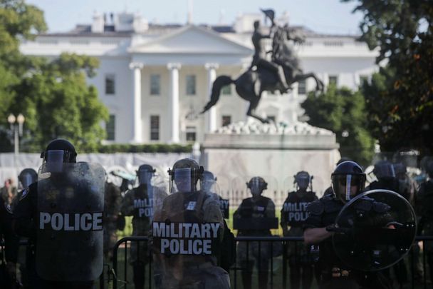 protesters-washington-dc-06-rtr-jc-200601_1591053164639_hpembed_3x2_608.jpg