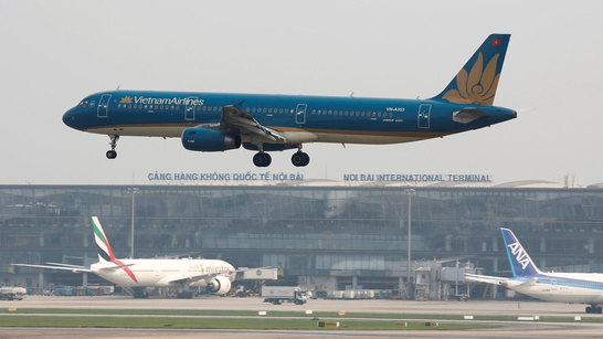 vietnam-airlines-file-plane-april-18-2019-reuters-1617086873506-546.jpg