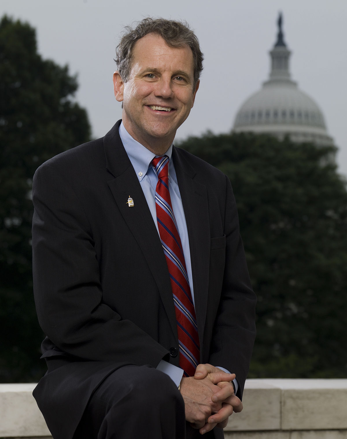 1200px-sherrod_brown_official_photo_2009.jpg