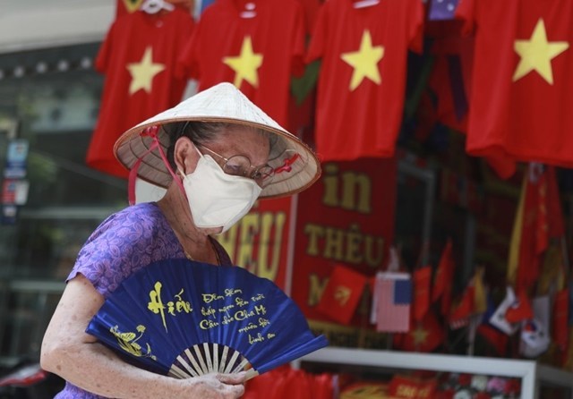 vietnamese-flags-in-hanoi.jpg